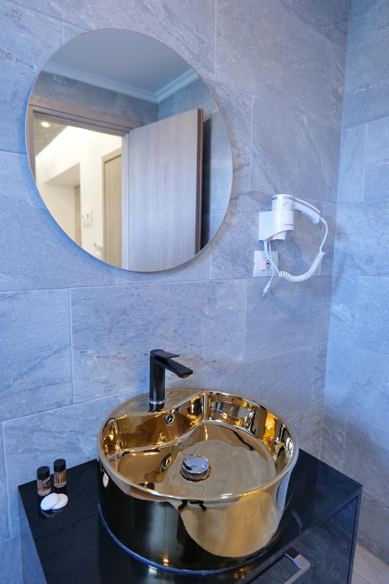 Kuburi Hotel Ксамил Экстерьер фото