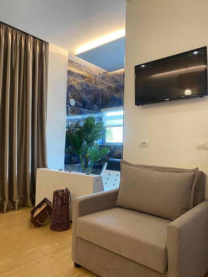 Kuburi Hotel Ксамил Экстерьер фото
